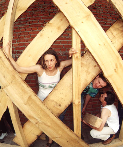 crossed_planks1